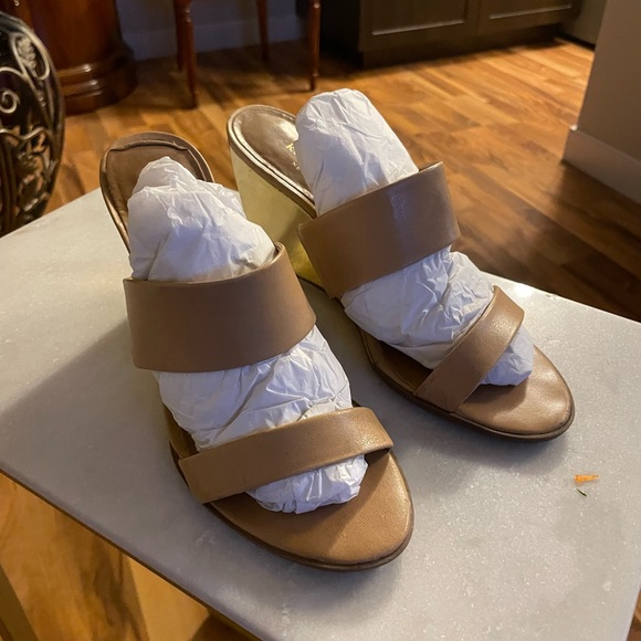 Kate Spade 7.5 Sandals - Picture 2 of 7